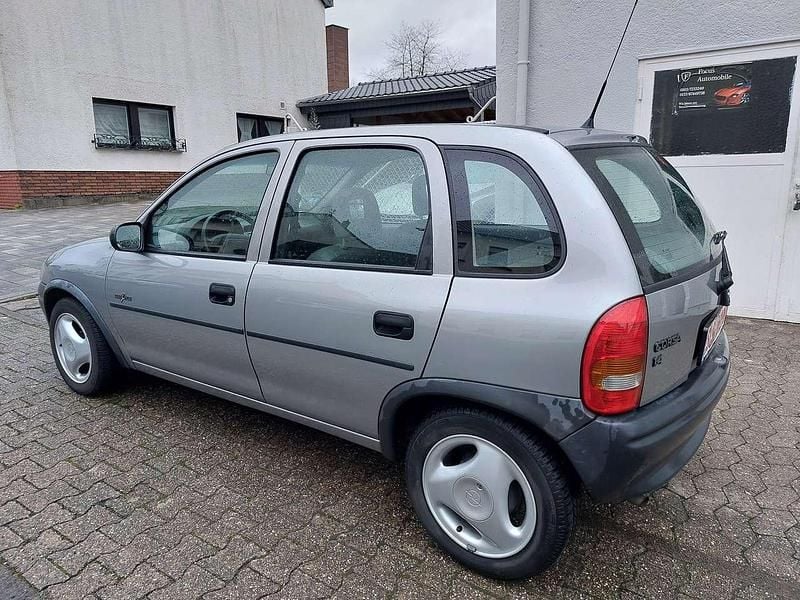 Gebraucht Opel Corsa 60 PS (44 kW) 1996 Grau Kombi