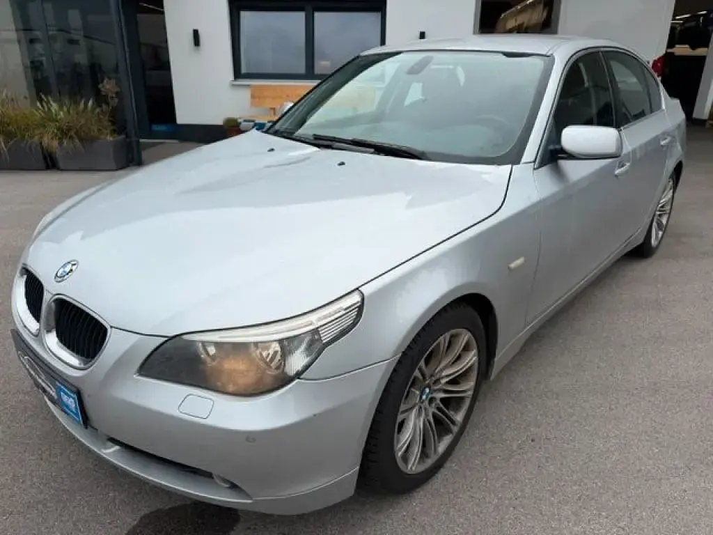 Gebraucht BMW 530 218 PS (160 kW) 2003 Titansilber metallic (354) (metallic) Limousine