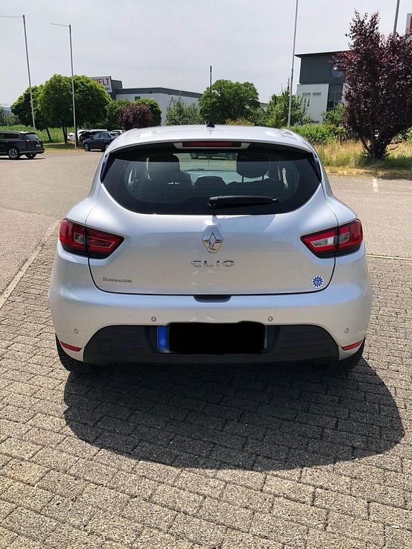 Gebraucht Renault Clio IV 75 PS (55 kW) 2018 Silber Kleinwagen