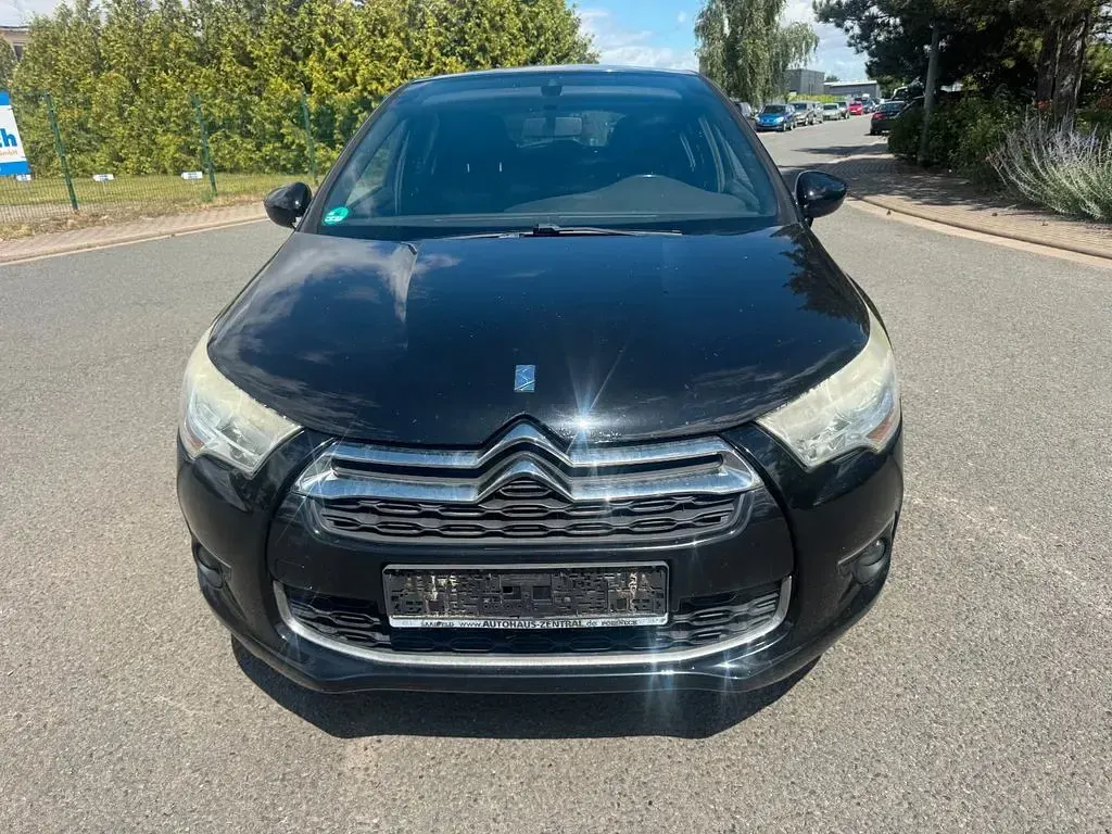 Gebraucht Citroën DS4 Chic 111 PS (81 kW) 2011 Schwarz Kleinwagen