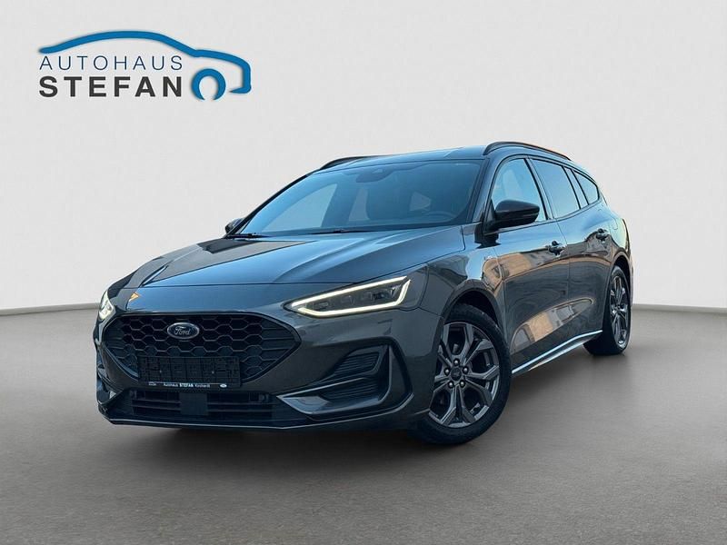 Grau Gebraucht 2022 Ford Focus ST-Line X Kombi | 19.490 € (Teuer) - Bild 1/4