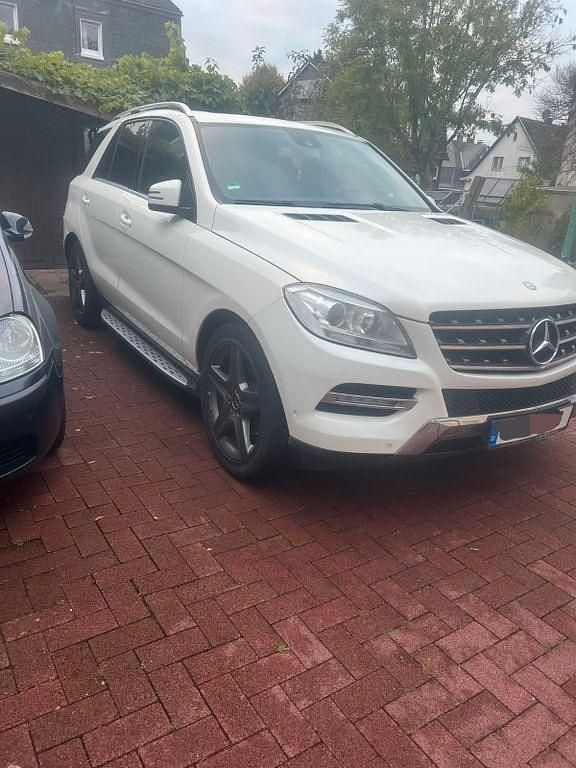Second-hand Mercedes ML350 258 CP (189 kW) 2012 Alb SUV
