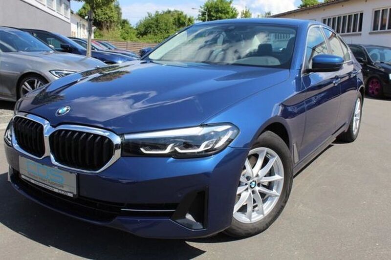 Blau Gebraucht 2023 BMW 520 Limousine | 40.349 € (Fairer Preis) - Bild 1/4