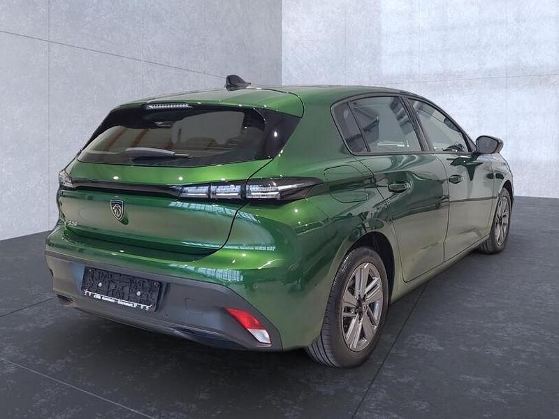 Gebraucht Peugeot 308 Active 131 PS (96 kW) 2024 Unbekannt (metallic) Limousine