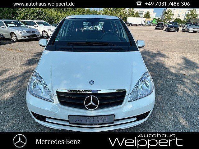 Weiß Gebraucht 2009 Mercedes A160 Limousine | 8.950 € (Teuer) - Bild 1/4