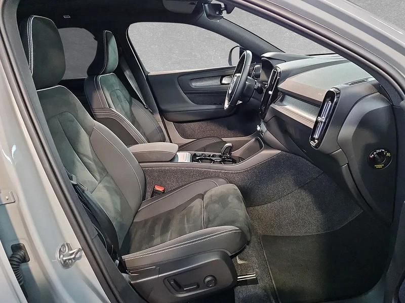 Gebraucht Volvo XC40 Plus 163 PS (119 kW) 2025 Grau SUV