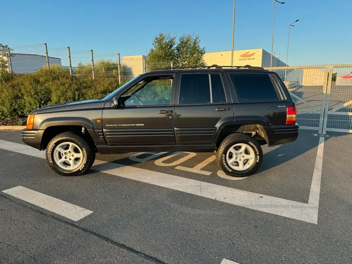 Gebraucht Jeep Grand Cherokee 231 PS (169 kW) 1998 Schwarz SUV