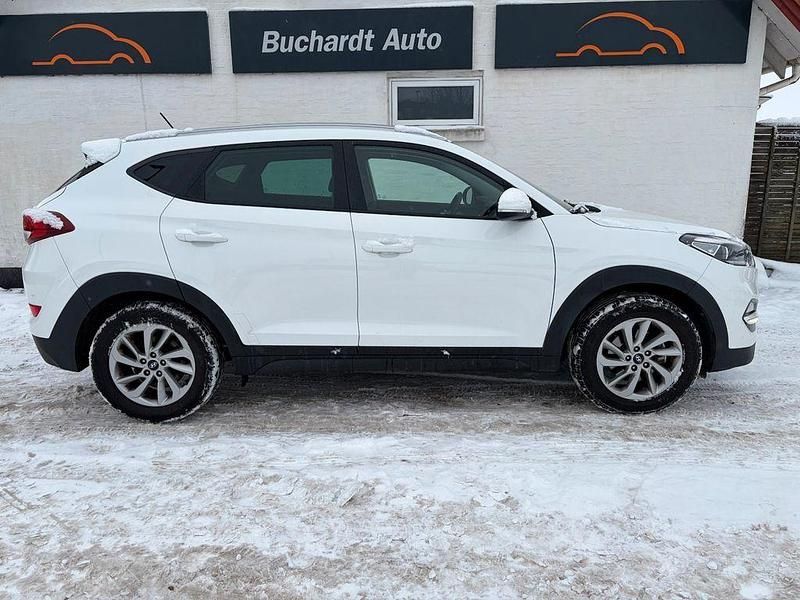 Weiß Gebraucht 2016 Hyundai Tucson Trend SUV | 10.500 € (Guter Preis) - Bild 1/4