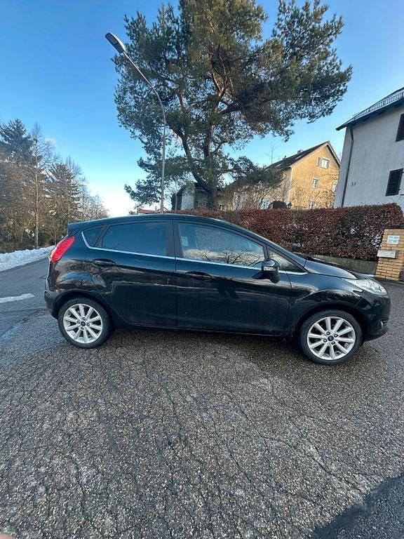 Gebraucht Ford Fiesta 101 PS (74 kW) 2017 Schwarz Limousine