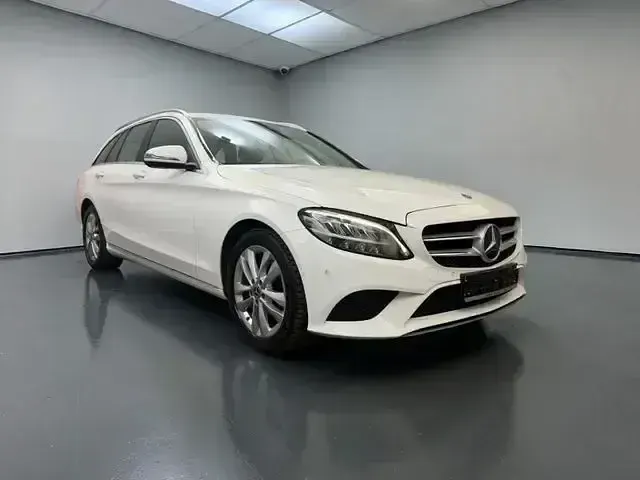 Gebraucht Mercedes C180 Avantgarde 156 PS (114 kW) 2020 Weiß Kombi