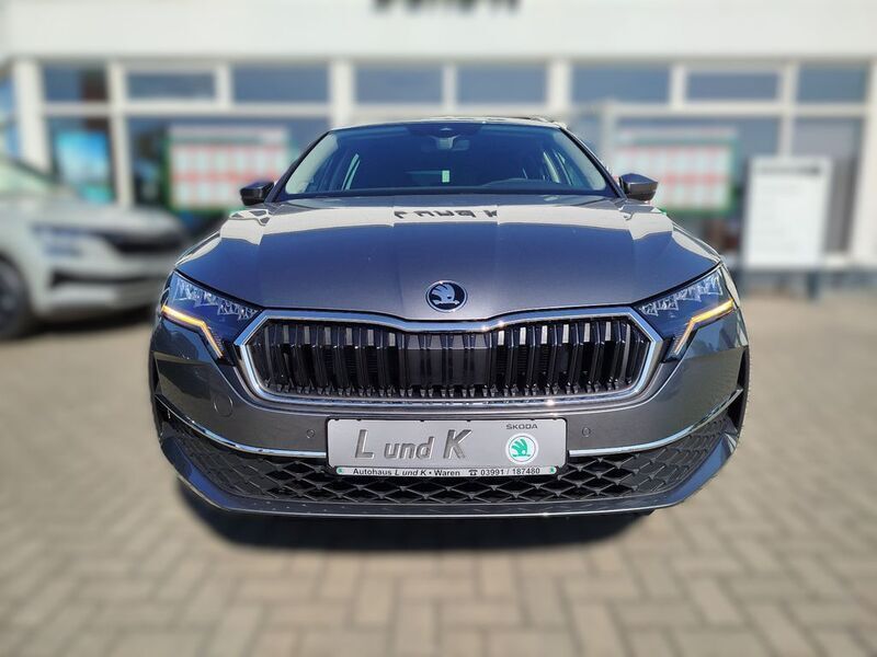 Neu Skoda Octavia Selection 150 PS (110 kW) 2025 Grau Kombi