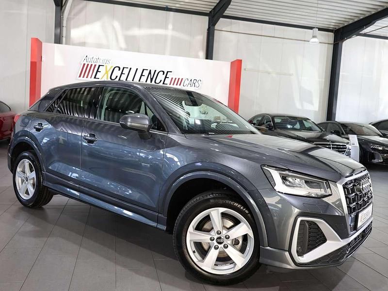 Gebraucht Audi Q2 S-Line 116 PS (85 kW) 2024 Grau SUV