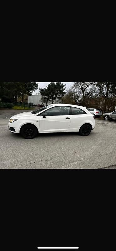 Weiß Gebraucht 2011 Seat Ibiza Kleinwagen | 1.999 € (Guter Preis) - Bild 1/4