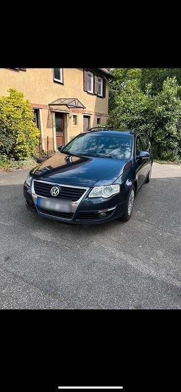 Grau Gebraucht 2007 VW Passat Kombi | 2.350 € (Fairer Preis) - Bild 1/4