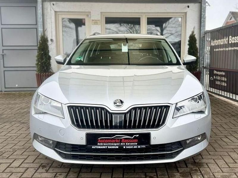 Gebraucht Skoda Superb Style 120 PS (88 kW) 2019 Silber Kombi