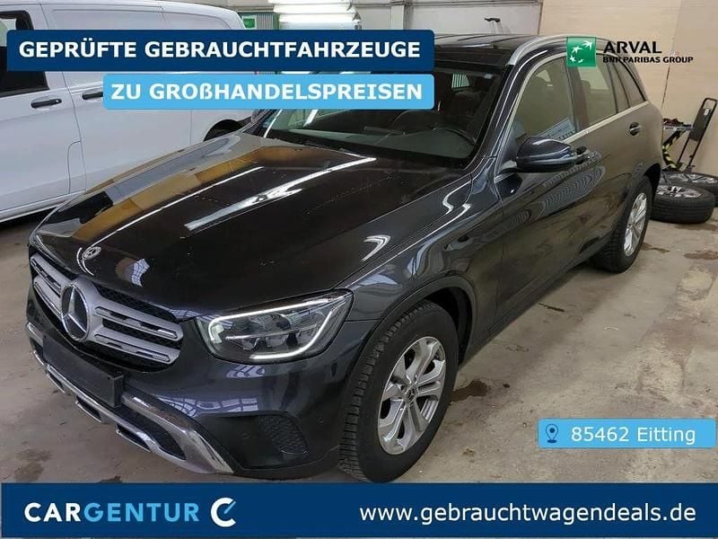 Olivgruen matt (metallic) Gebraucht 2022 Mercedes GLC220 SUV | 30.997 € (Superpreis) - Bild 1/2