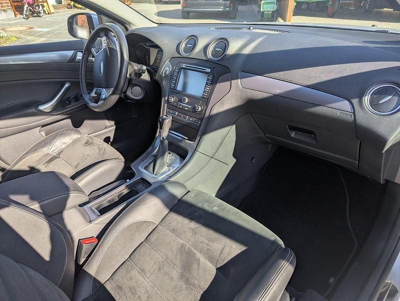 Gebraucht Ford Mondeo 203 PS (149 kW) 2011 Silber Kombi