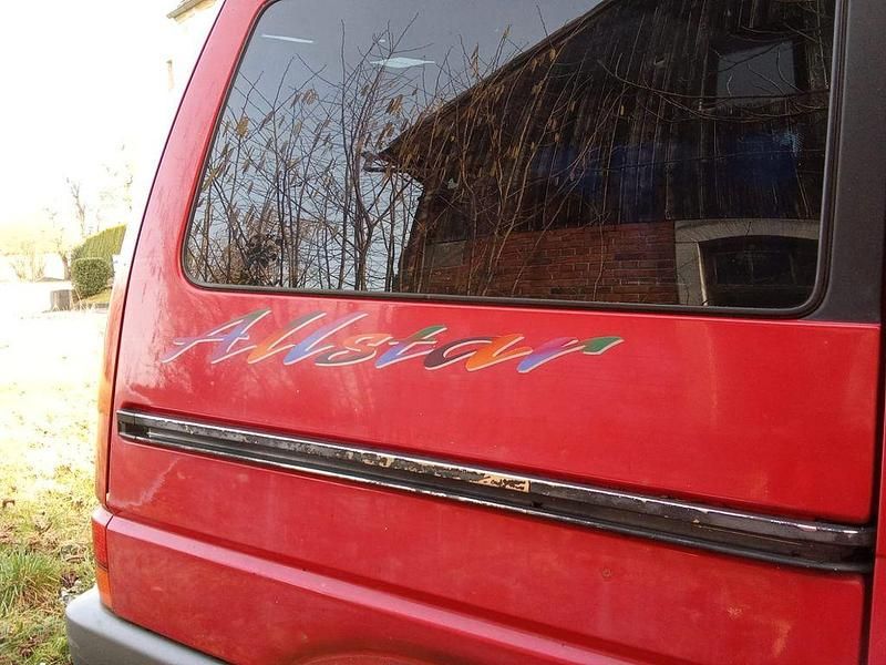 Używany VW T4 110 KM (80 kW) 1990 Czerwony Van