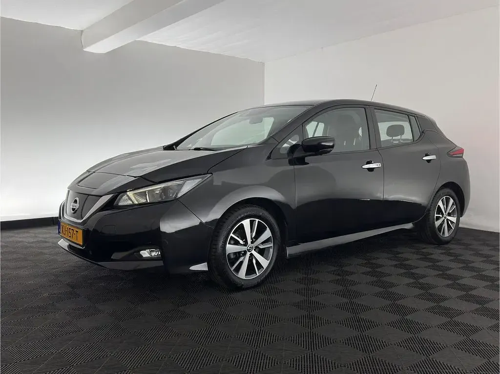 Gebraucht Nissan Leaf N-Connecta 110 kW (150 PS) 2019 Schwarz Kleinwagen