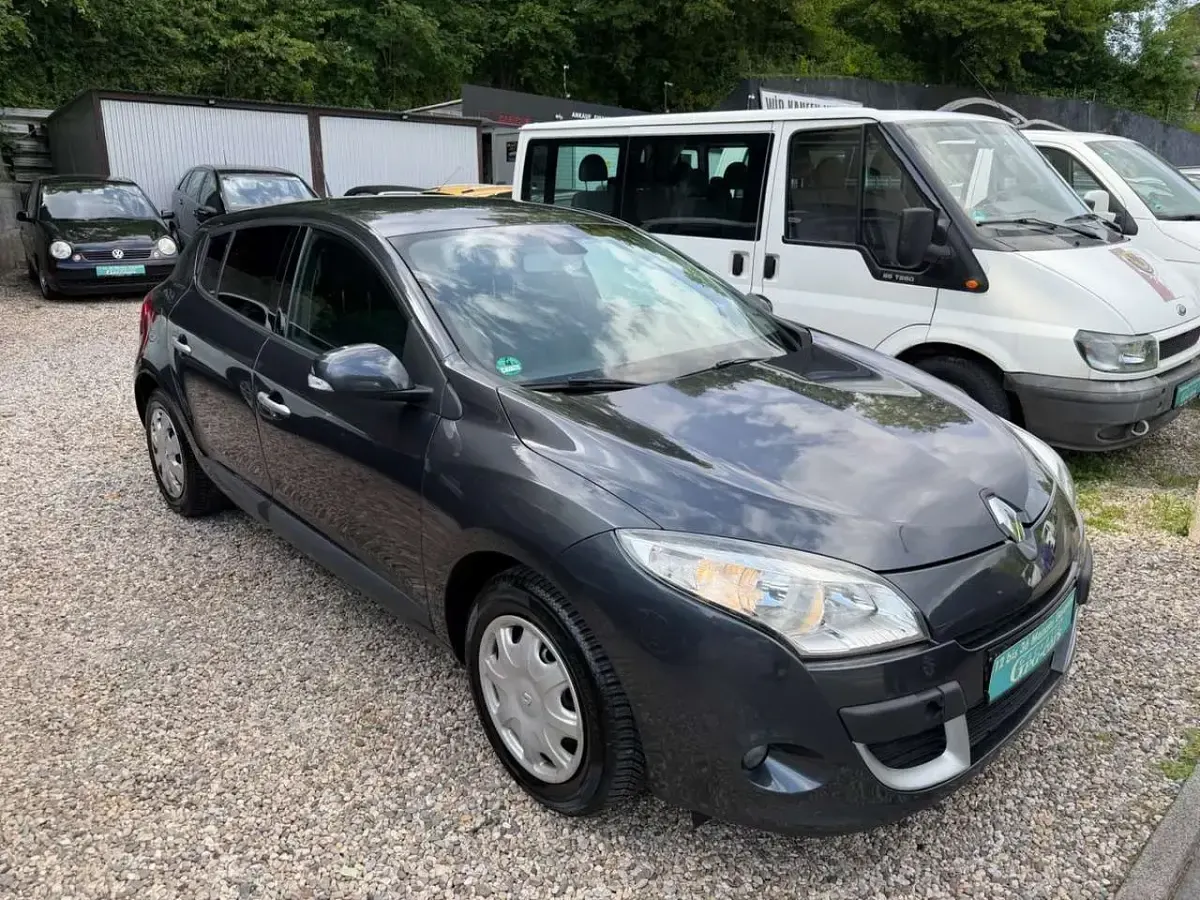 Gebraucht Renault Mégane Expression 110 PS (80 kW) 2009 Grau Kleinwagen