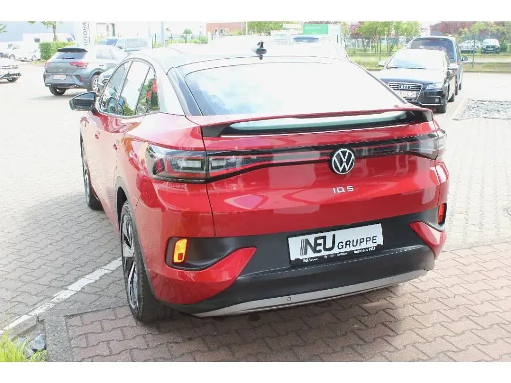 Gebraucht VW ID.5 Pro 127 kW (174 PS) 2022 Kings red schwarz (metallic) SUV