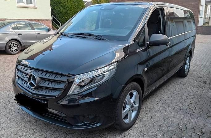 Schwarz Gebraucht 2016 Mercedes Vito Van / Kleinbus | 18.900 € - Bild 1/4