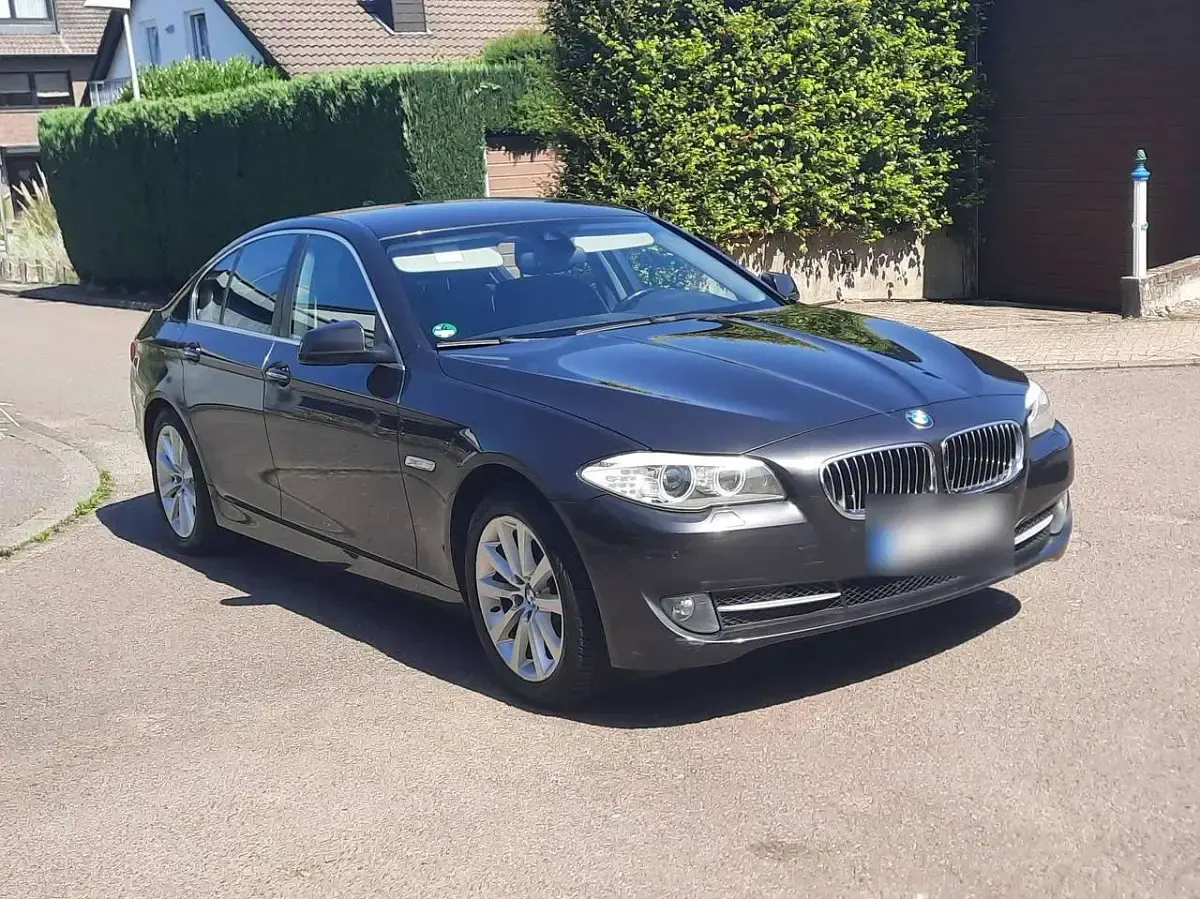 Gebraucht BMW 520 Luxury Line 184 PS (135 kW) 2013 Schwarz Limousine