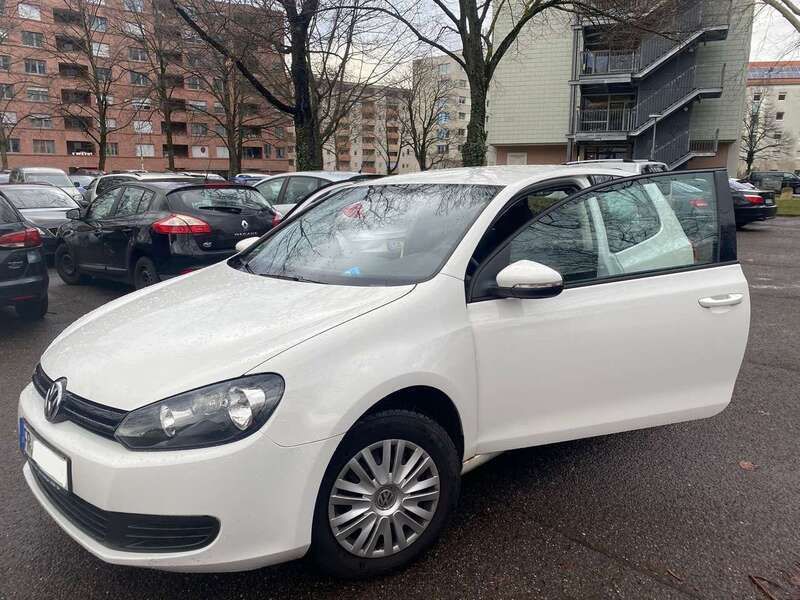 Weiß Gebraucht 2009 VW Golf VI Trendline Limousine | 2.500 € (Fairer Preis) - Bild 1/4