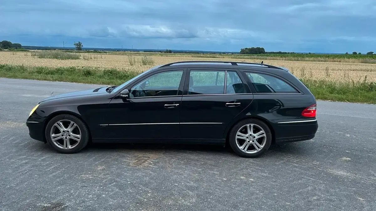 Gebraucht Mercedes E200 Avantgarde 184 PS (135 kW) 2007 Schwarz Kombi
