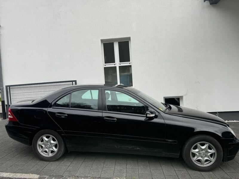 Gebraucht 2004 Mercedes C220 Classic Limousine | 2.700 € (Superpreis) - Bild 1/4