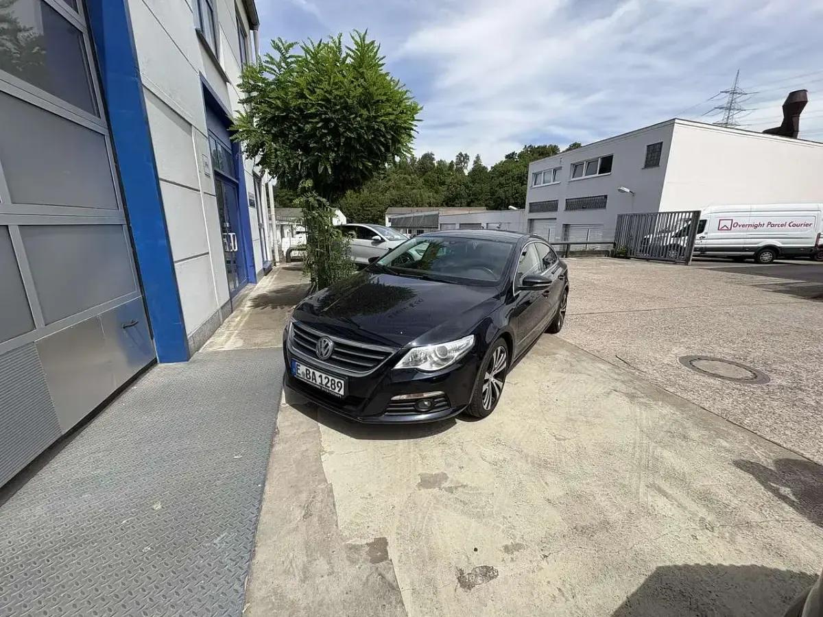 Gebraucht VW Passat Exclusive 170 PS (125 kW) 2010 Moonlight blue perleffekt Limousine