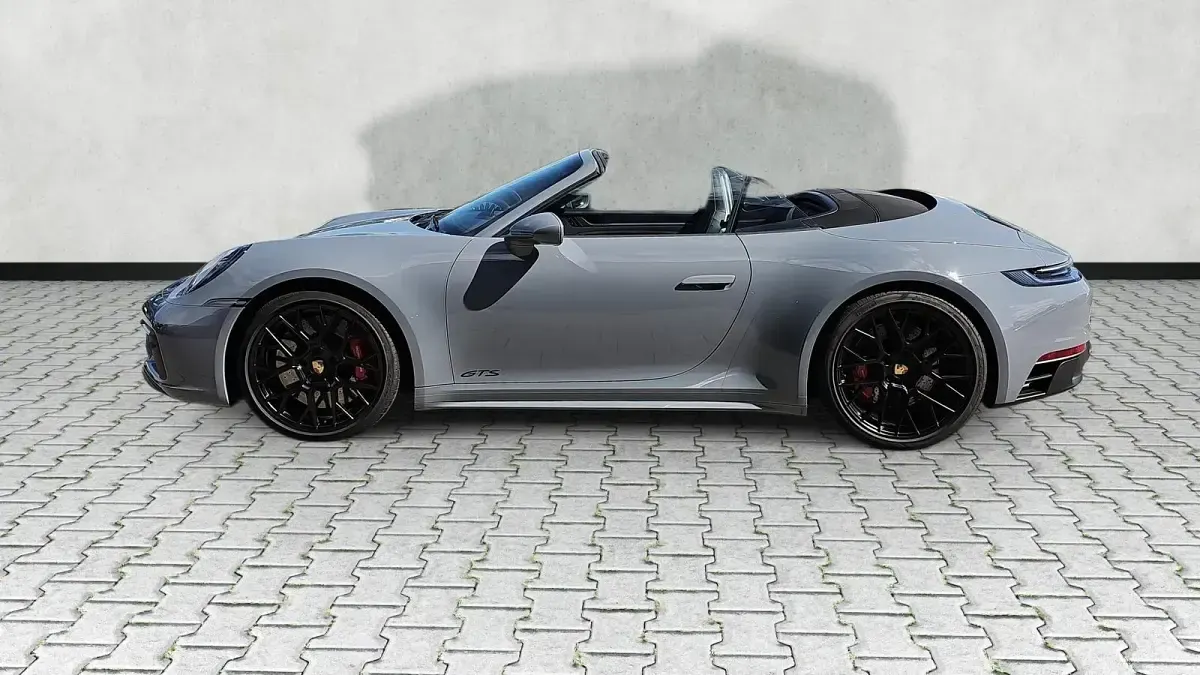 Gebraucht Porsche 992 480 PS (353 kW) 2024 Arktikgrau Cabrio