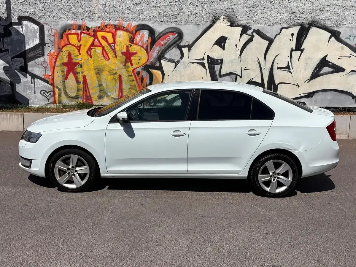 Gebraucht Skoda Rapid 125 PS (91 kW) 2015 Weiß Kleinwagen