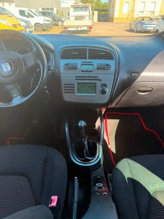Gebraucht Seat Altea 140 PS (102 kW) 2008 Rot Van / Kleinbus
