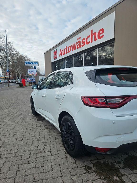 Gebraucht Renault Mégane IV Experience 101 PS (74 kW) 2017 Weiß Limousine