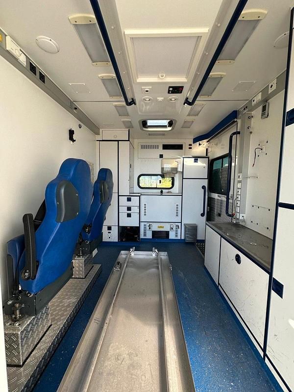 Używany Mercedes Sprinter 190 KM (139 kW) 2012 Biały Van
