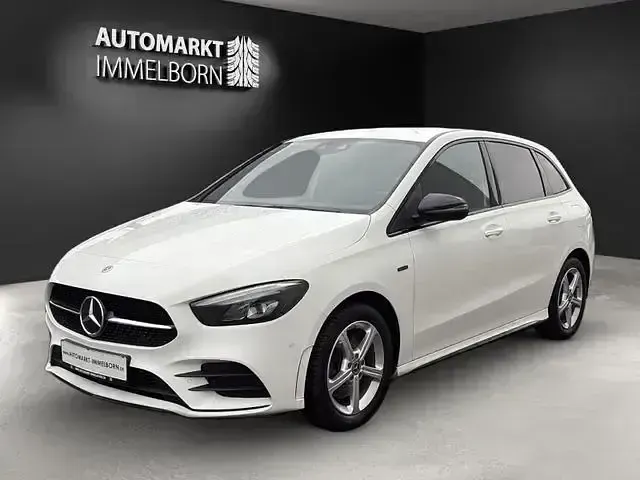 Gebraucht Mercedes B250e AMG 218 PS (160 kW) 2021 Weiß Van / Kleinbus