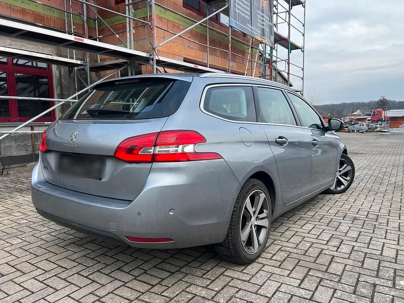 Gebraucht Peugeot 308 116 PS (85 kW) 2017 Grau Kombi