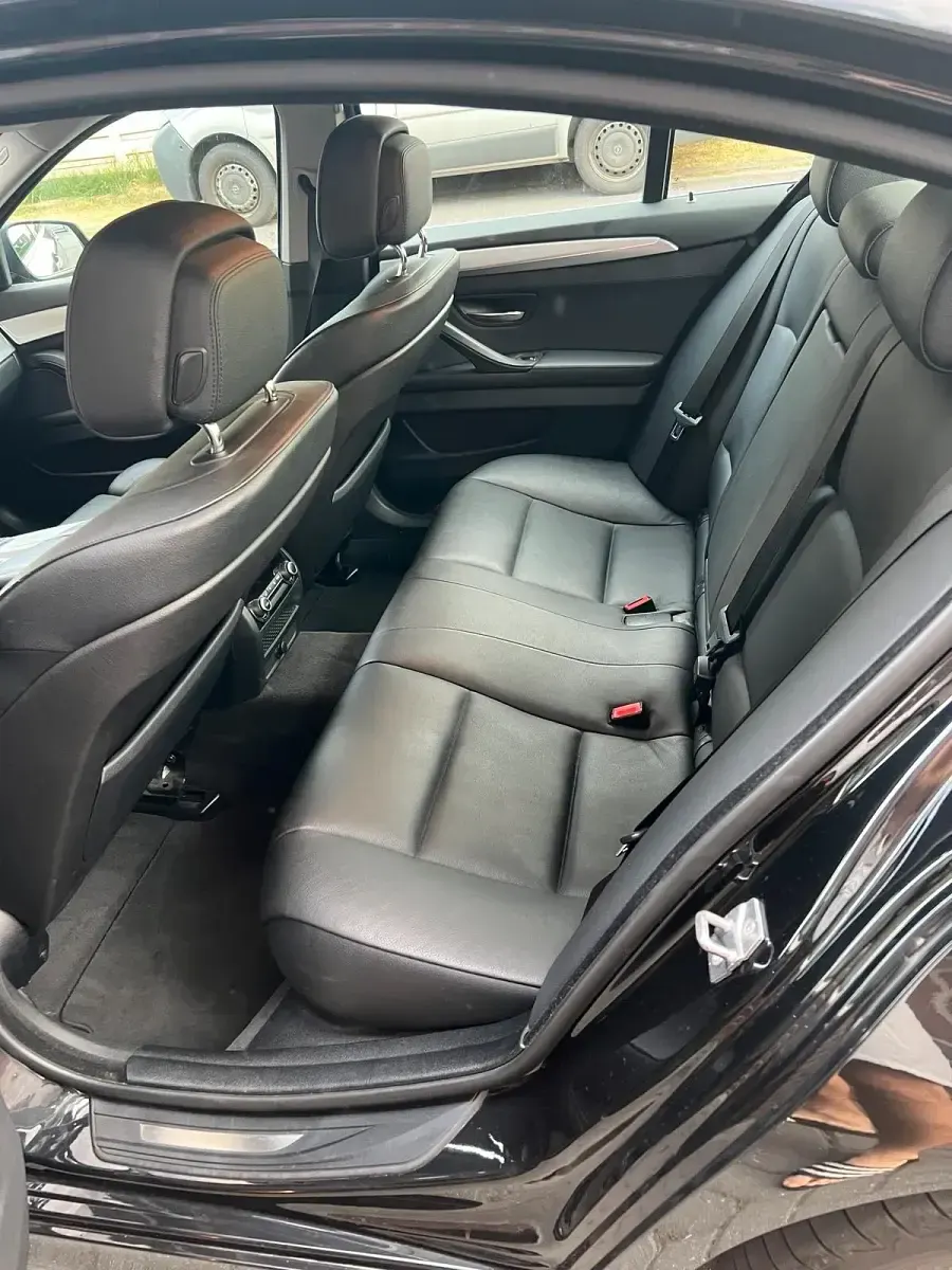 Gebraucht BMW 530 258 PS (189 kW) 2012 Schwarz Limousine