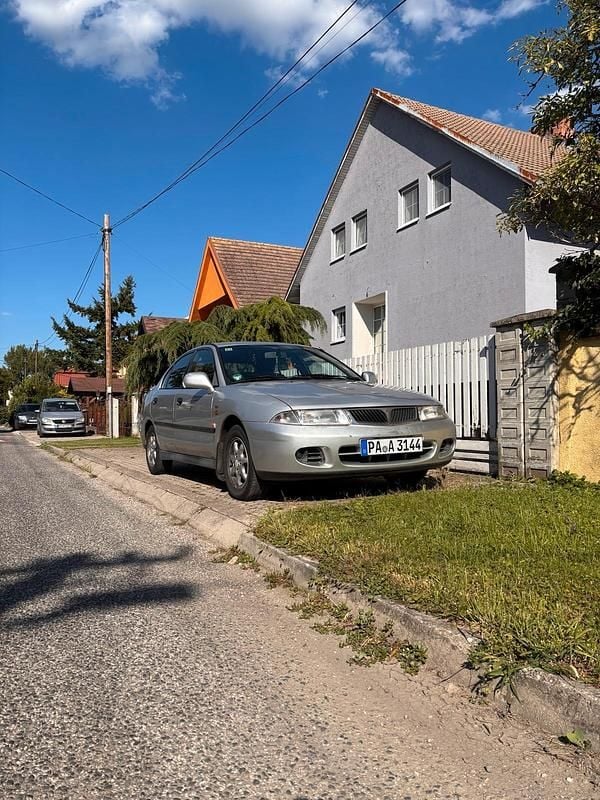 Silber Gebraucht 1999 Mitsubishi Carisma Limousine | 550 € (Guter Preis) - Bild 1/2