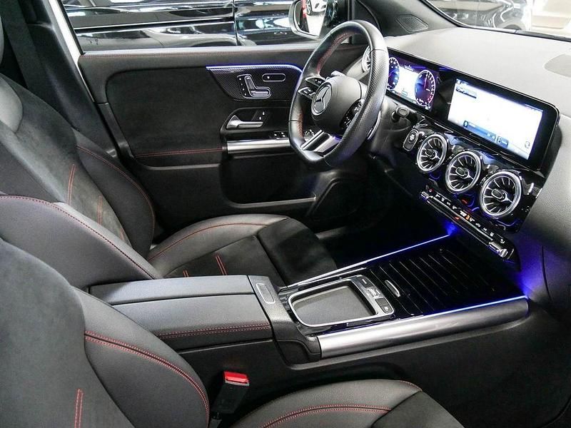 Gebraucht Mercedes GLA250 AMG 218 PS (160 kW) 2024 Weiß SUV