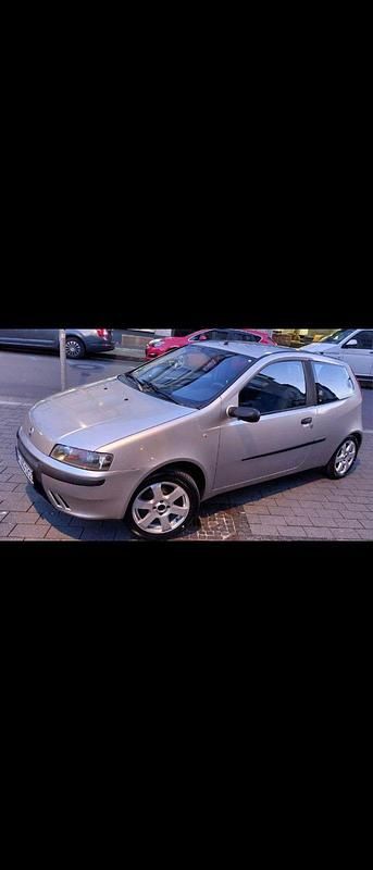 Silber Gebraucht 2002 Fiat Punto Kleinwagen | 1.250 € (Fairer Preis) - Bild 1/4