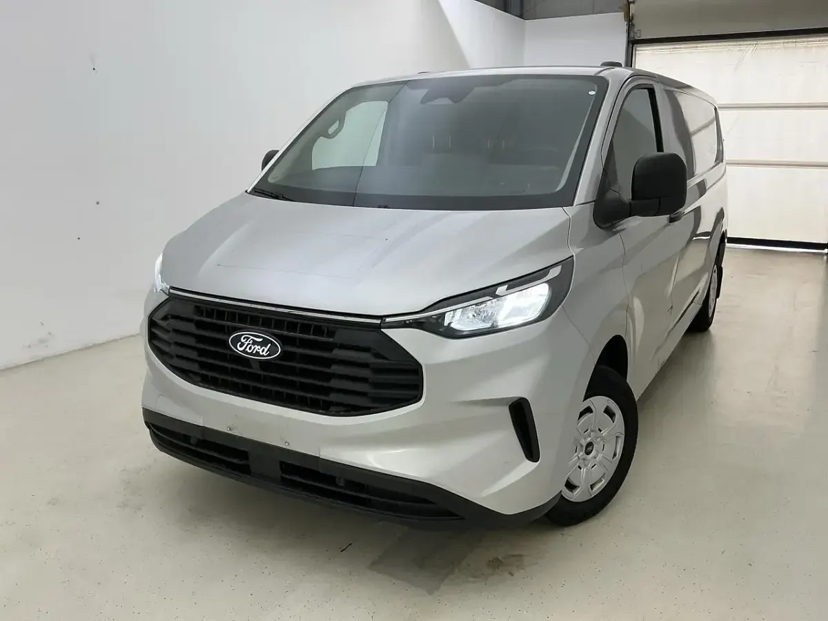 Gebraucht Ford Transit Custom Trend 136 PS (100 kW) 2025 Polar silber Van
