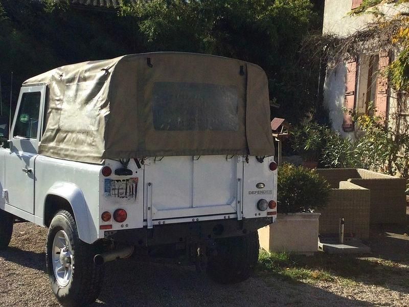 Gebraucht Land Rover Defender 122 PS (89 kW) 2011 Weiß SUV