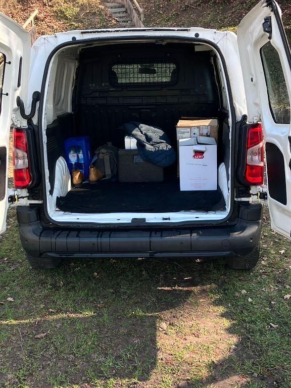 Gebraucht Peugeot Partner 131 PS (96 kW) 2019 Weiß Van / Kleinbus