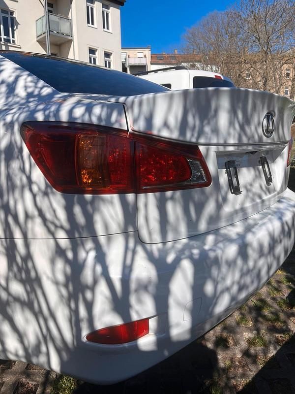 Gebraucht Lexus IS220d 176 PS (129 kW) 2010 Weiß Limousine