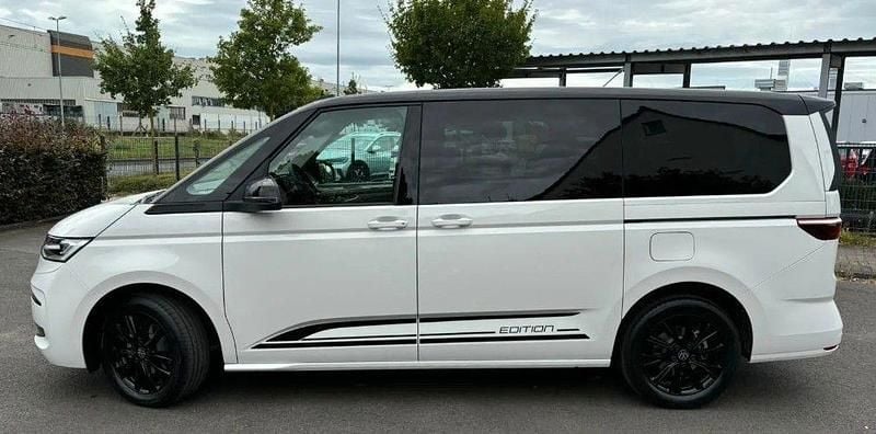 Gebraucht VW Multivan 150 PS (110 kW) 2024 Weiß Van