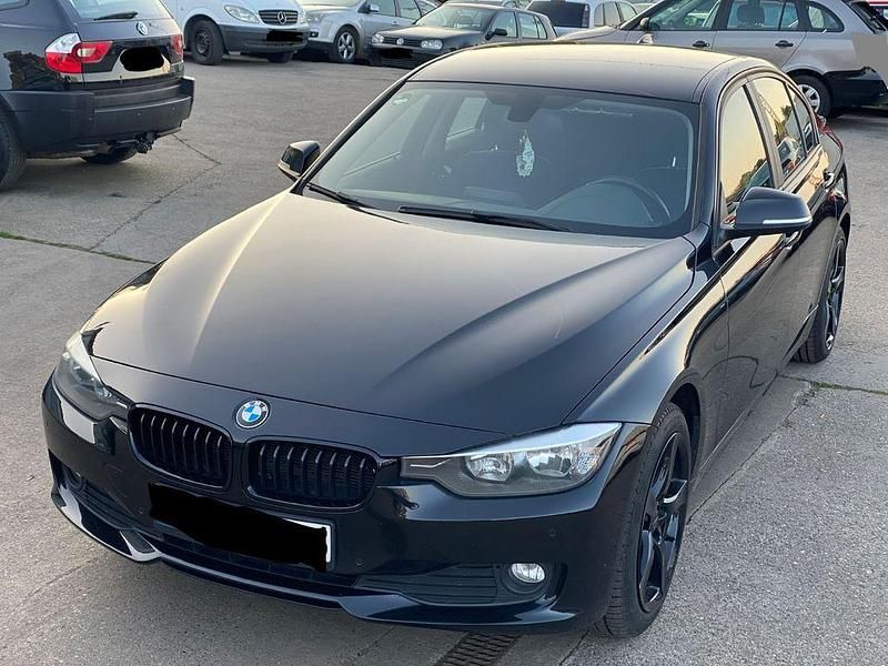 Gebraucht BMW 316 116 PS (85 kW) 2012 Schwarz Limousine