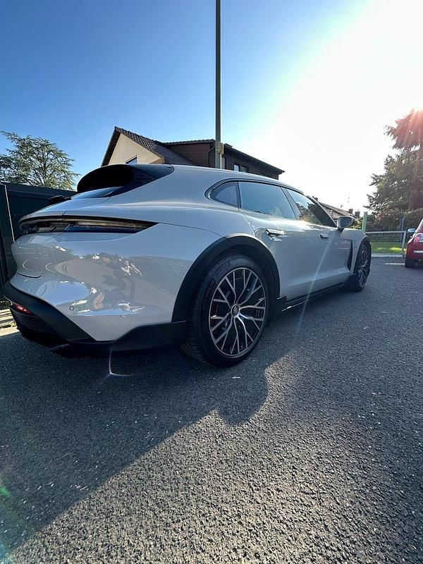 Gebraucht Porsche Taycan 419 kW (571 PS) 2021 Grau Kombi