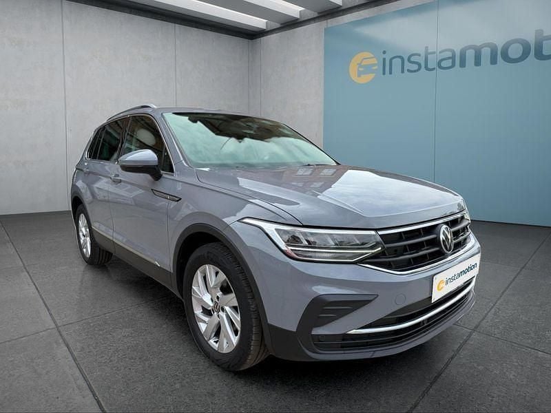 Grau Gebraucht 2020 VW Tiguan SUV | 24.699 € (Guter Preis) - Bild 1/4